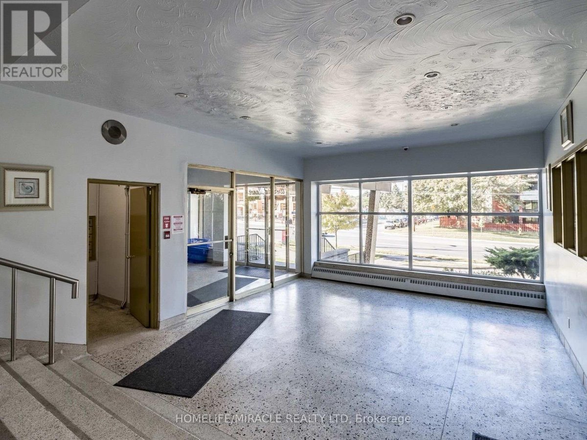 802 - 1651 VICTORIA PK AVENUE - Photo 12