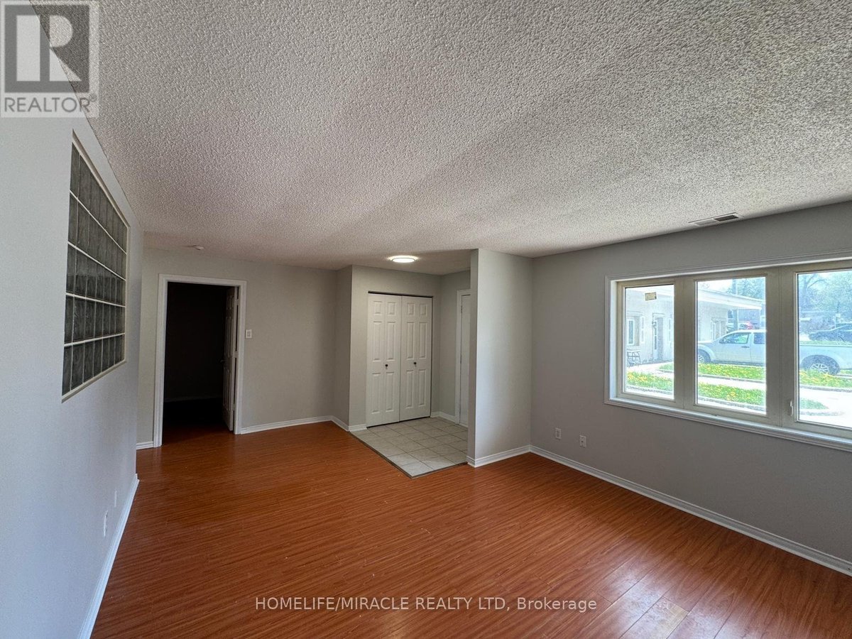 7 - 565 KENNEDY ROAD - Photo 2