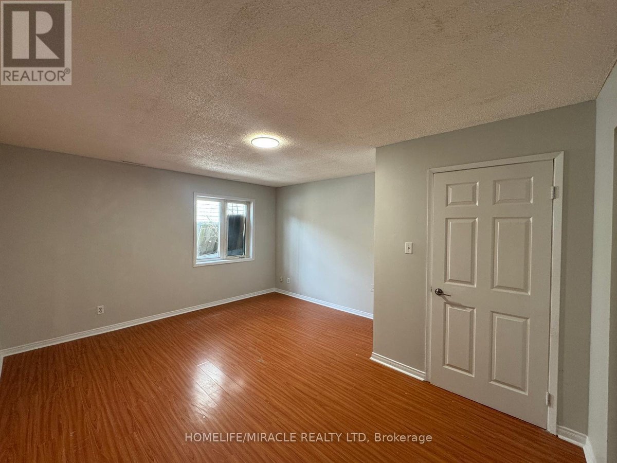 7 - 565 KENNEDY ROAD - Photo 3