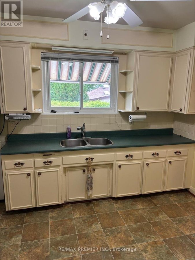 4 WELDON COURT - Photo 12