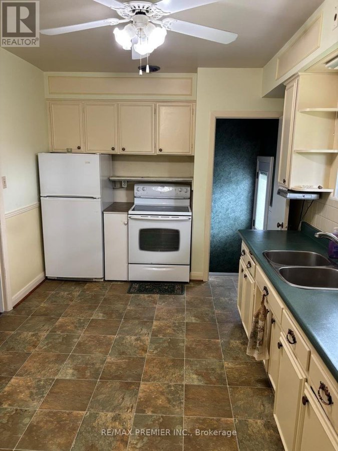 4 WELDON COURT - Photo 13