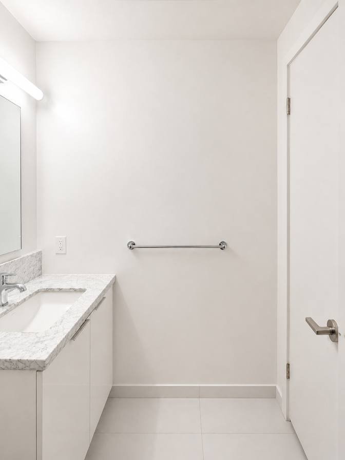 Simcoe Street - Photo 3
