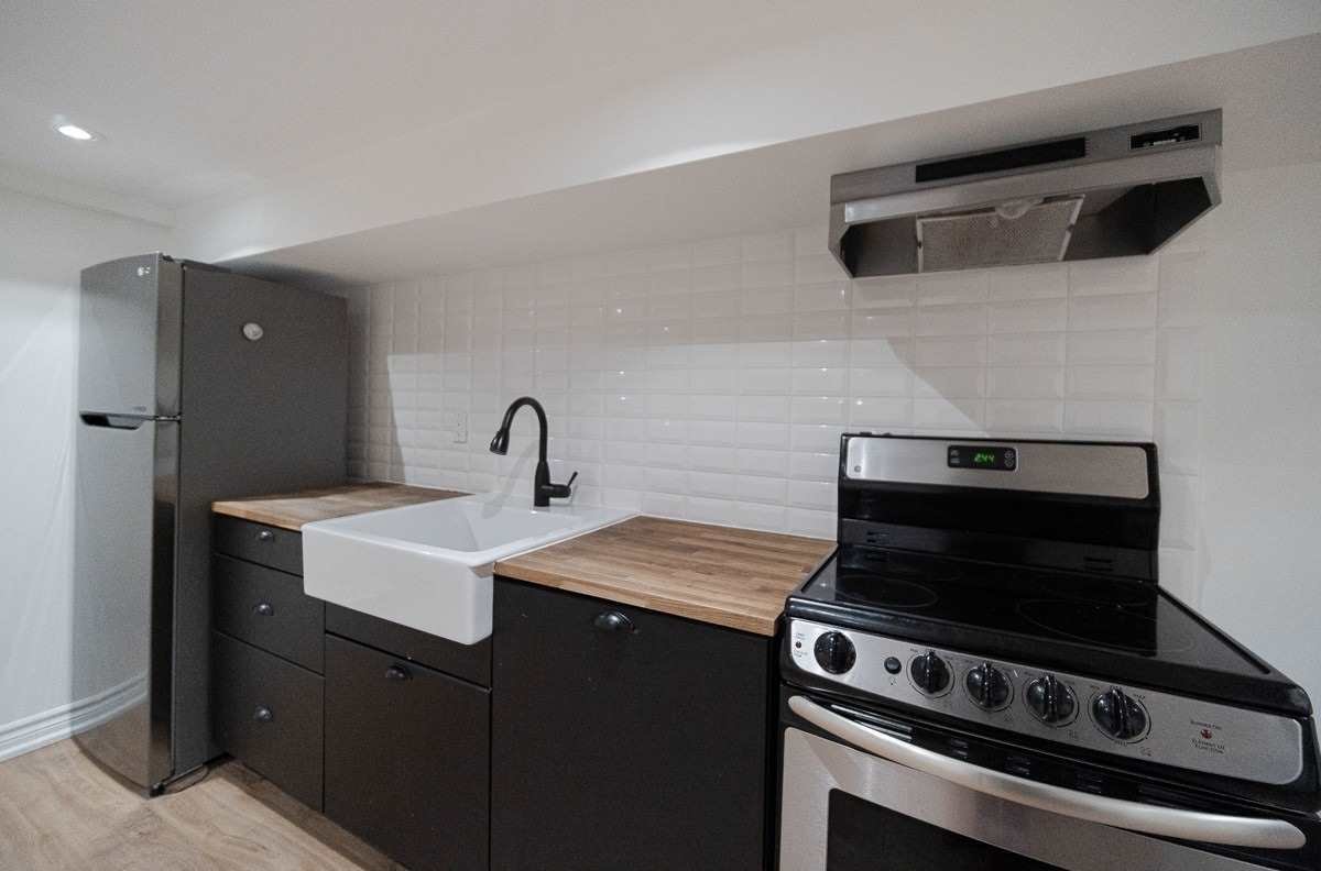 144 Grace Street - Photo 3