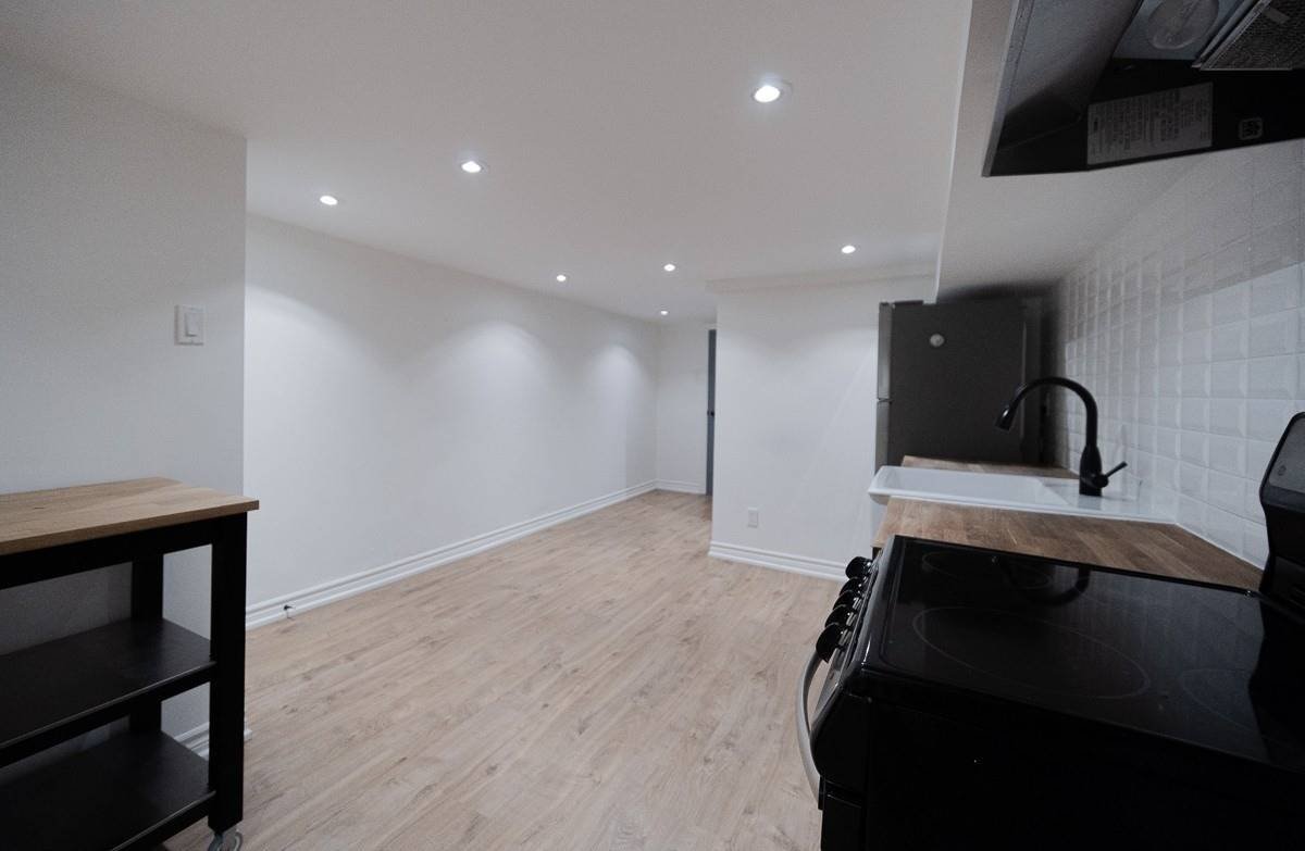 144 Grace Street - Photo 4