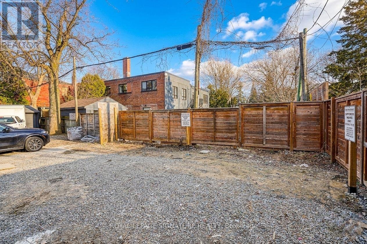 5 - 252 ANNETTE STREET - Photo 5
