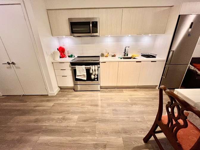 Roehampton Avenue - Photo 2