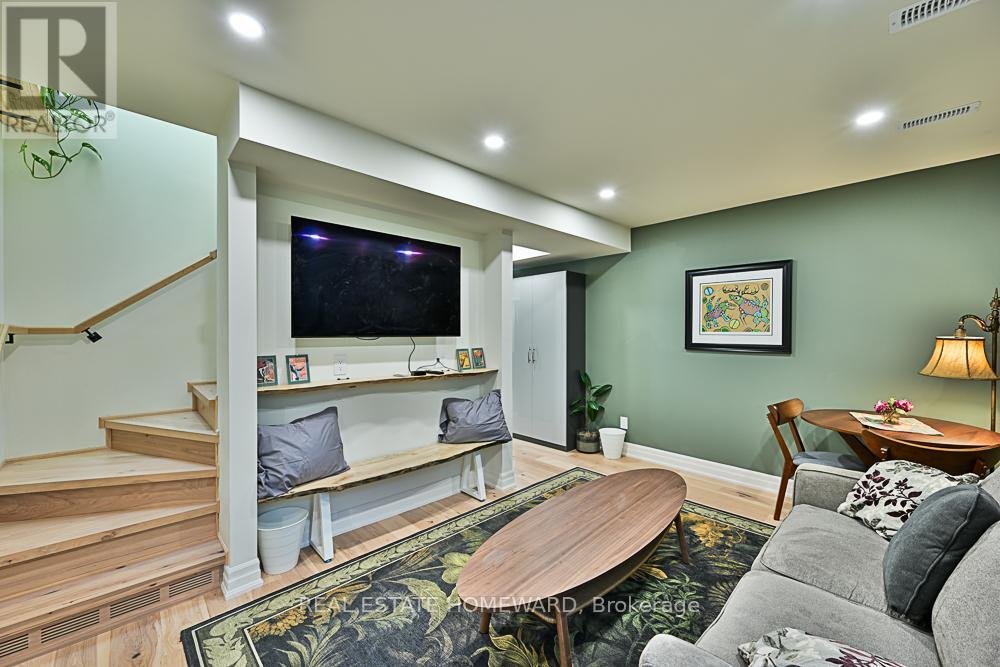 LANEWAY - 254 RHODES AVENUE - Photo 15