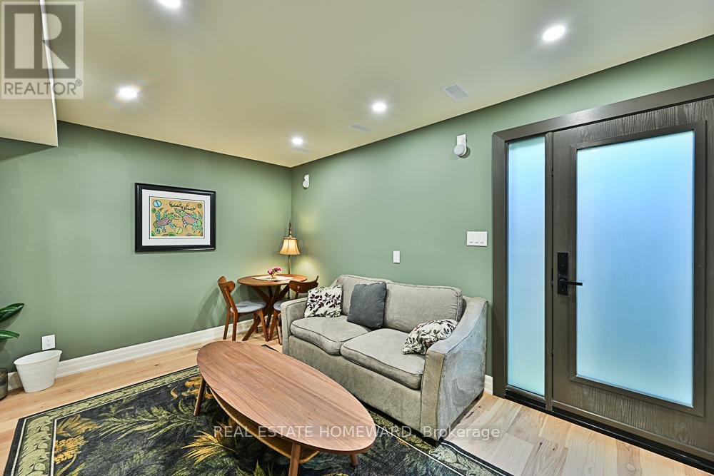 LANEWAY - 254 RHODES AVENUE - Photo 16