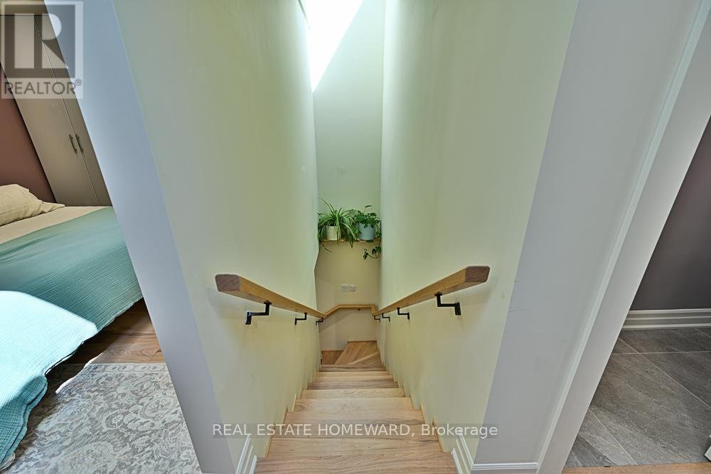 LANEWAY - 254 RHODES AVENUE - Photo 18