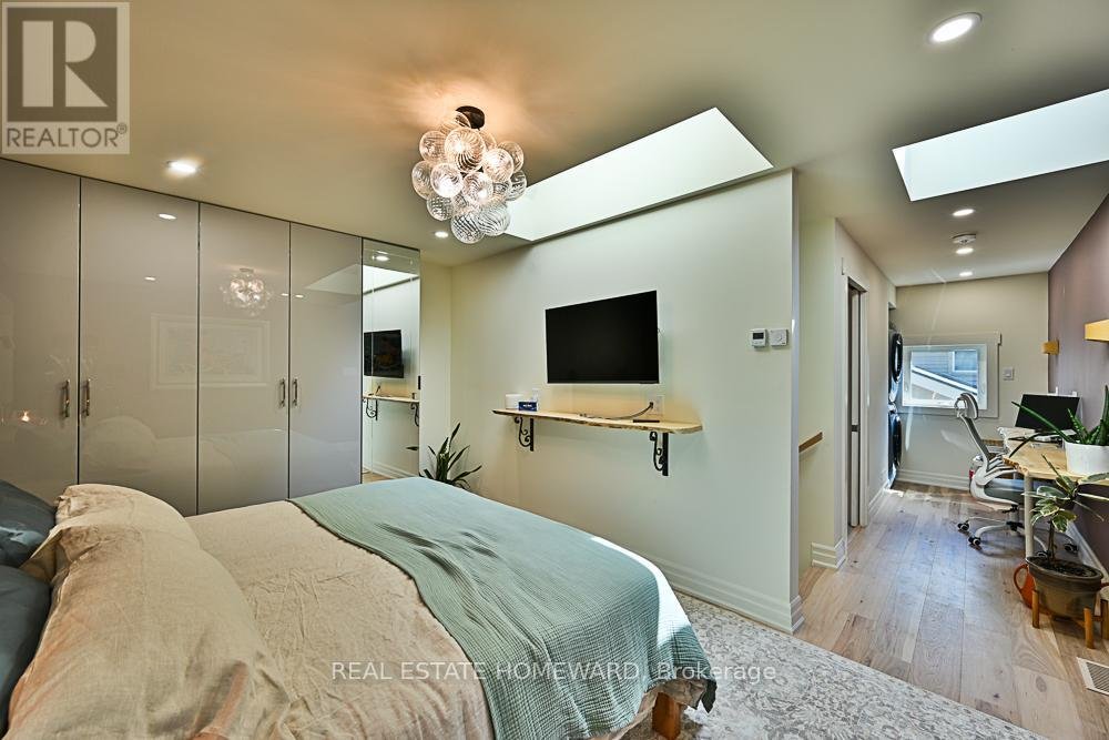 LANEWAY - 254 RHODES AVENUE - Photo 20