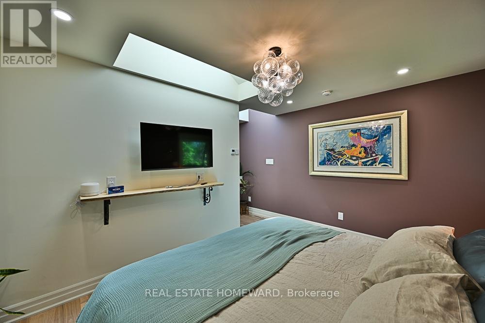 LANEWAY - 254 RHODES AVENUE - Photo 22
