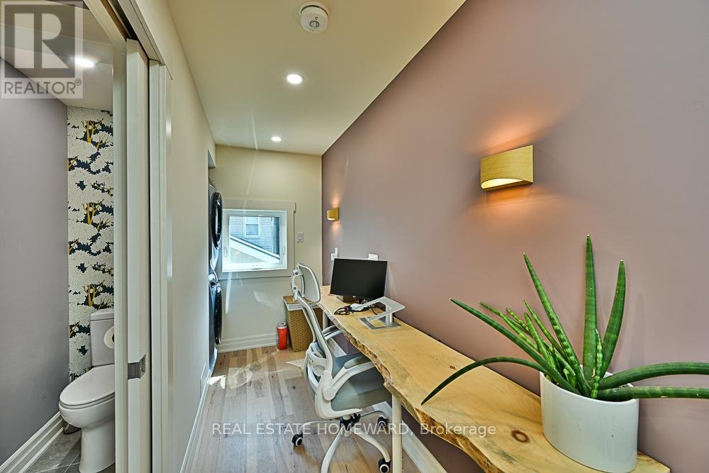 LANEWAY - 254 RHODES AVENUE - Photo 23
