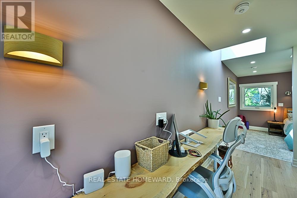 LANEWAY - 254 RHODES AVENUE - Photo 25