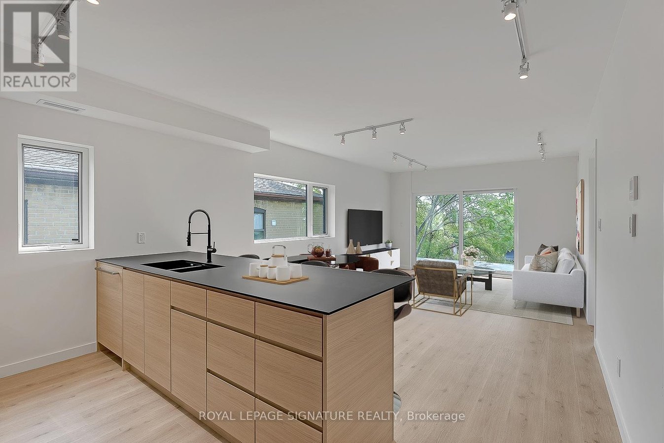 4 - 1254 DAVENPORT ROAD - Photo 1