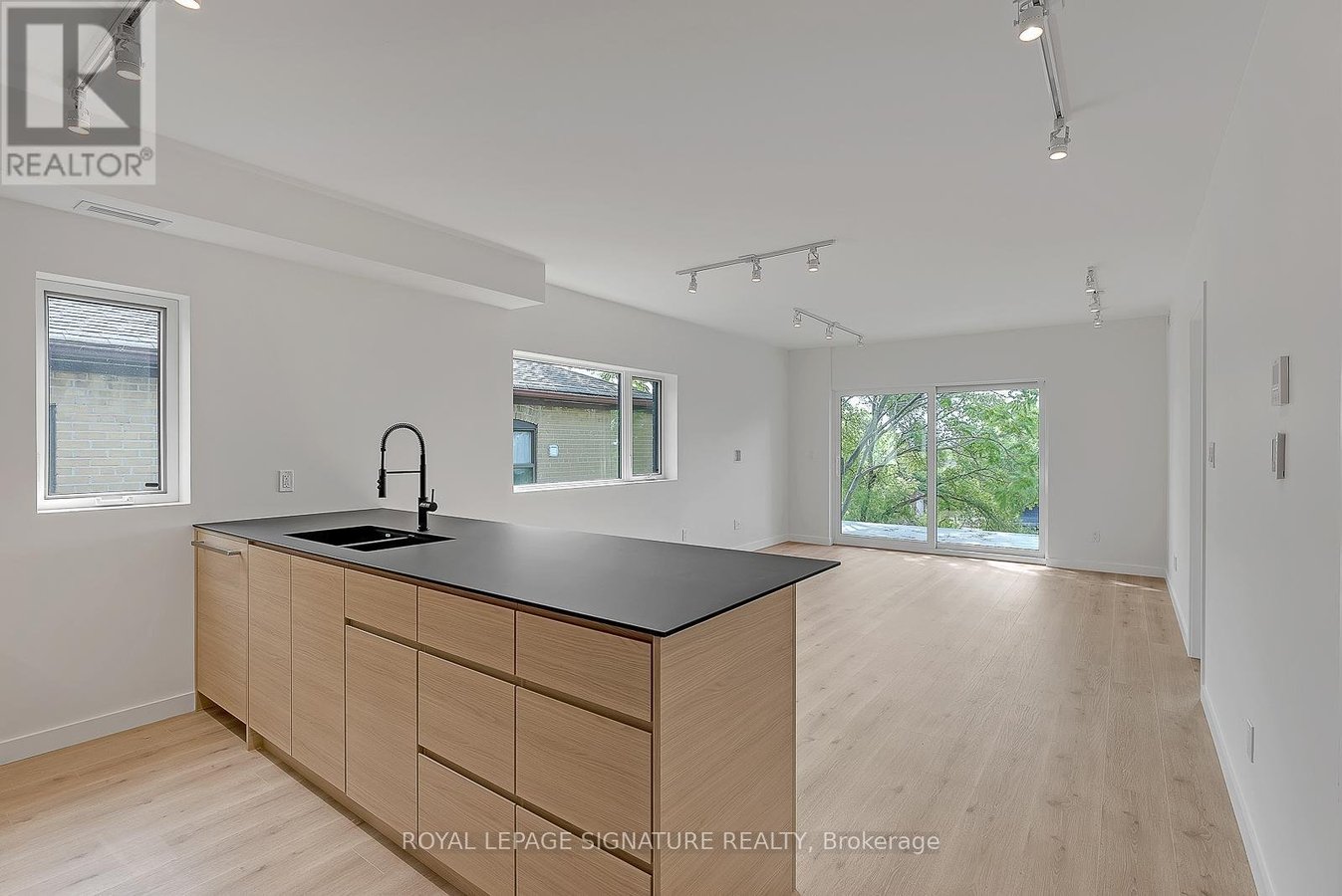 4 - 1254 DAVENPORT ROAD - Photo 4
