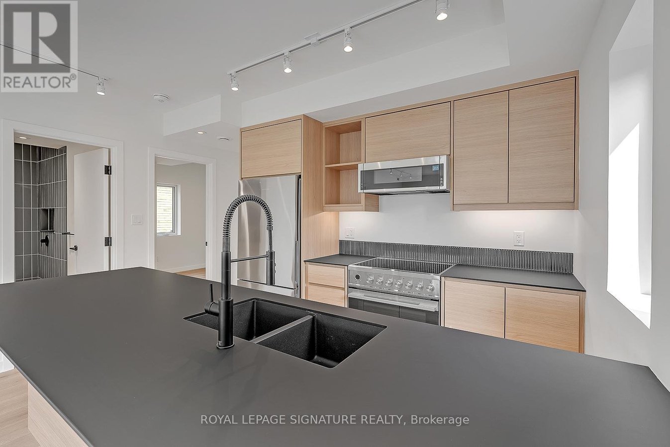 4 - 1254 DAVENPORT ROAD - Photo 9