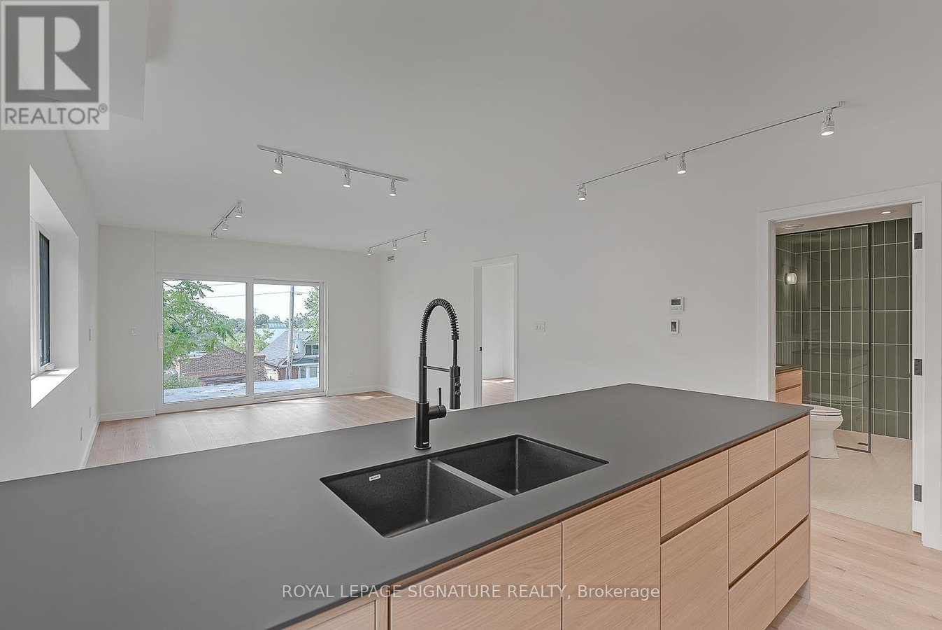 4 - 1254 DAVENPORT ROAD - Photo 10