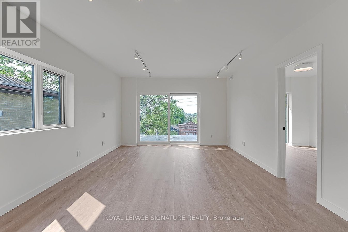 4 - 1254 DAVENPORT ROAD - Photo 12
