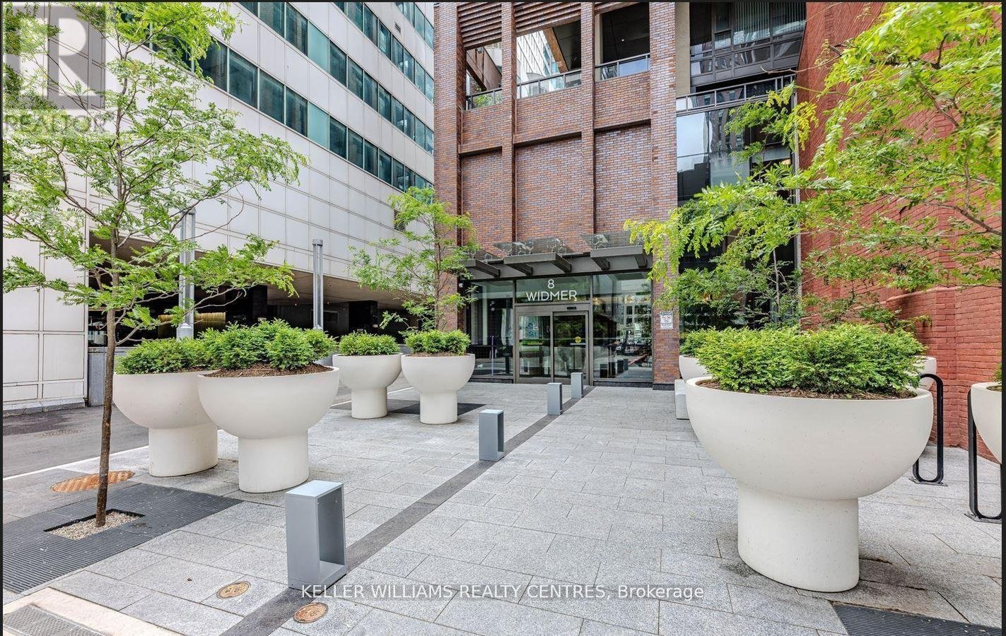 2515 - 8 WIDMER STREET - Photo 2