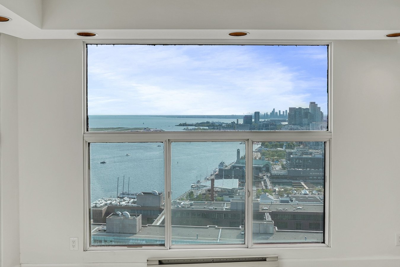 99 Harbour Square - Photo 22