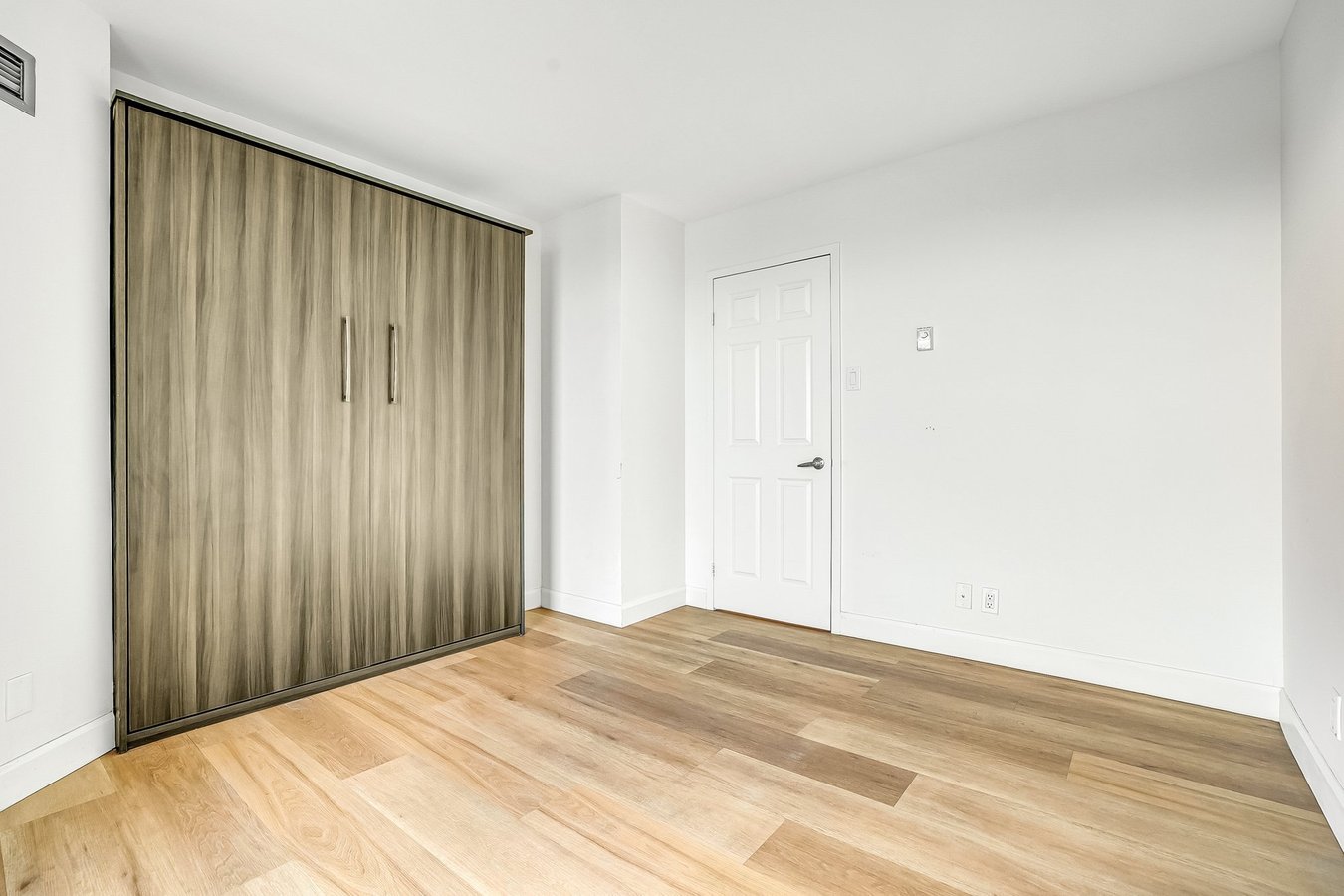 99 Harbour Square - Photo 29