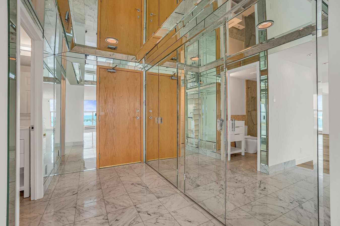 99 Harbour Square - Photo 41