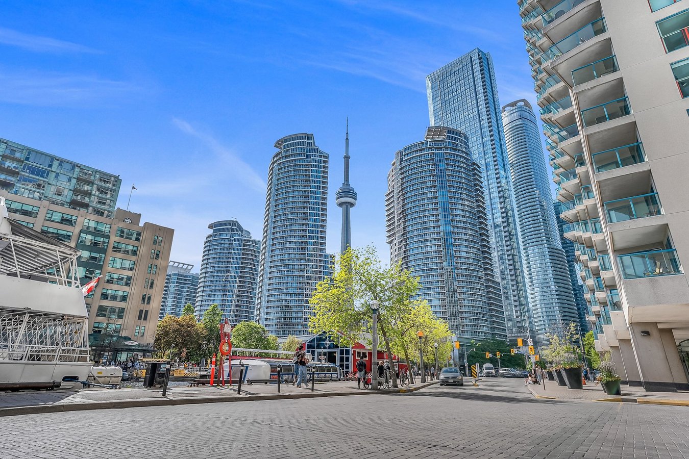 99 Harbour Square - Photo 49