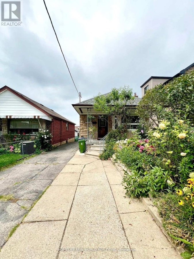 UPPER - 354 KANE AVENUE - Photo 1