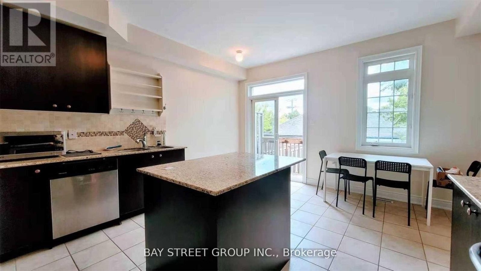 9 STRAWFLOWER MEWS - Photo 5