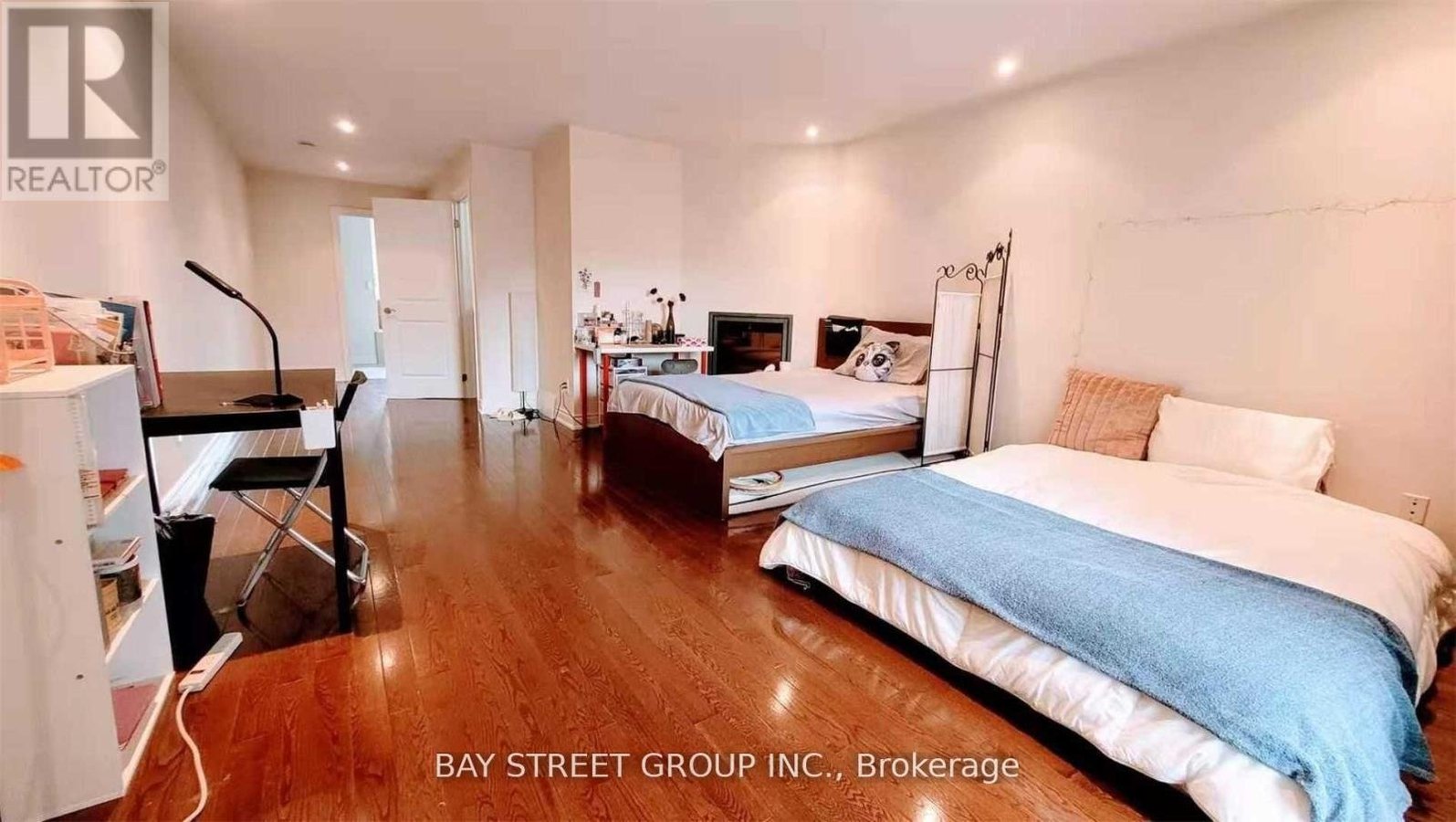 9 STRAWFLOWER MEWS - Photo 7