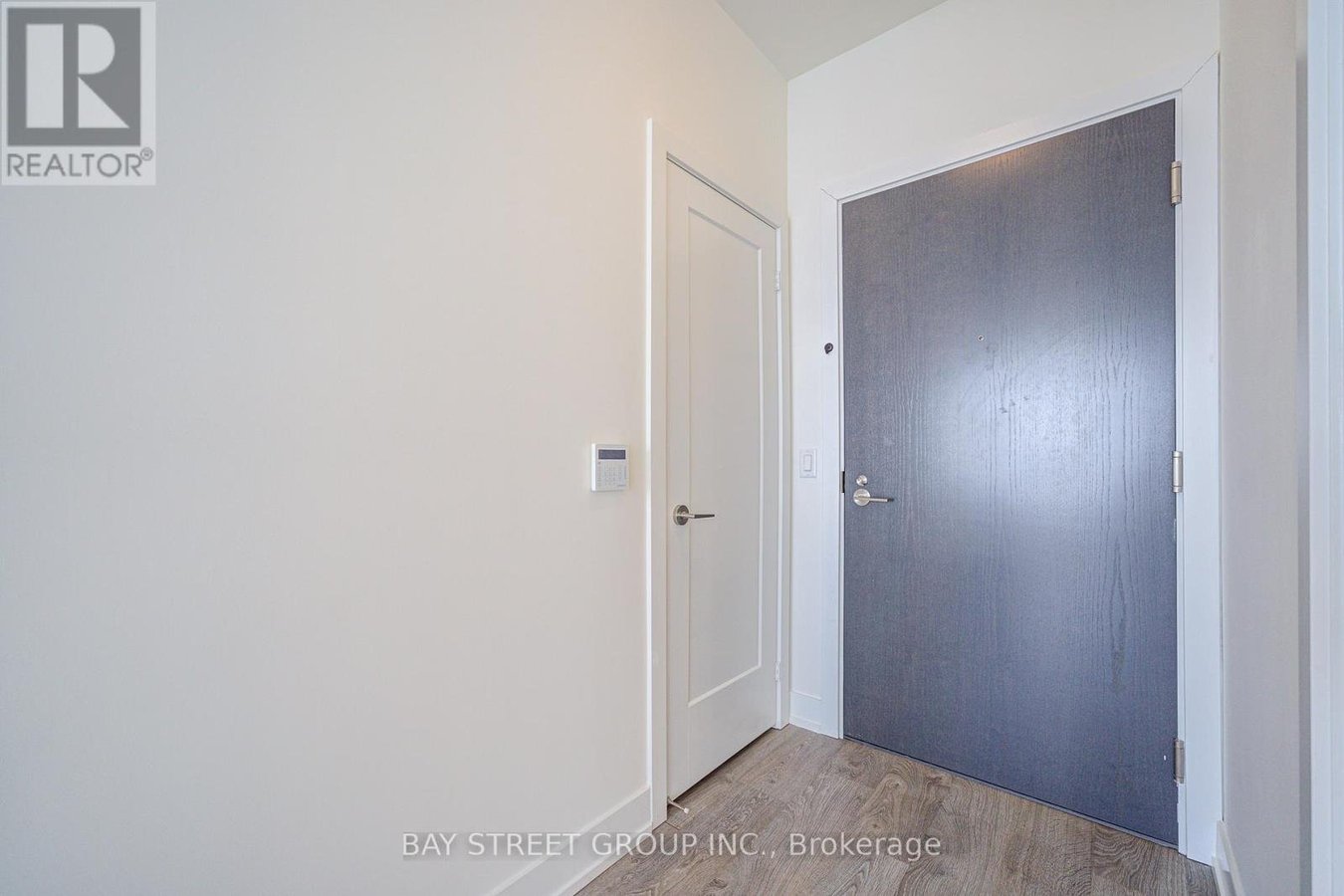 4032 - 5 MABELLE AVENUE - Photo 8