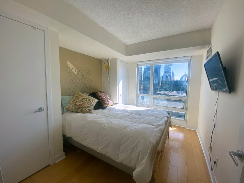 397 Front Street West - Photo 6