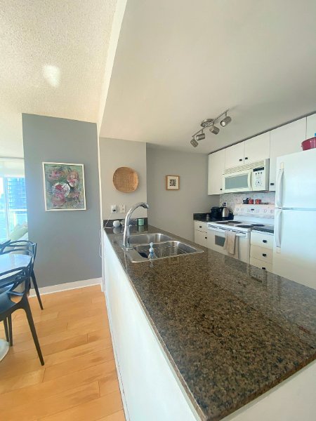 397 Front Street West - Photo 4