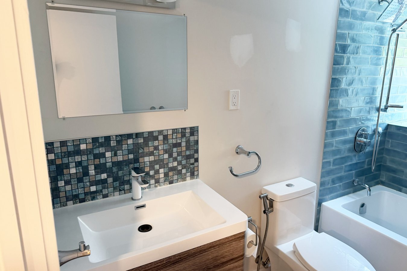 172 High Park Avenue - Photo 8