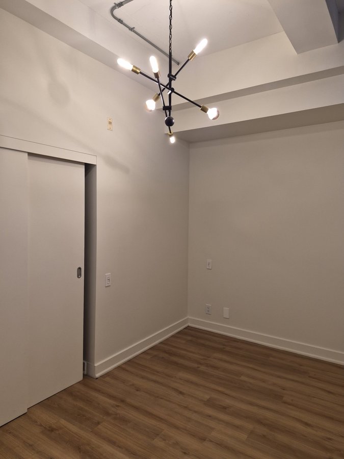 233 Carlaw Avenue - Photo 8