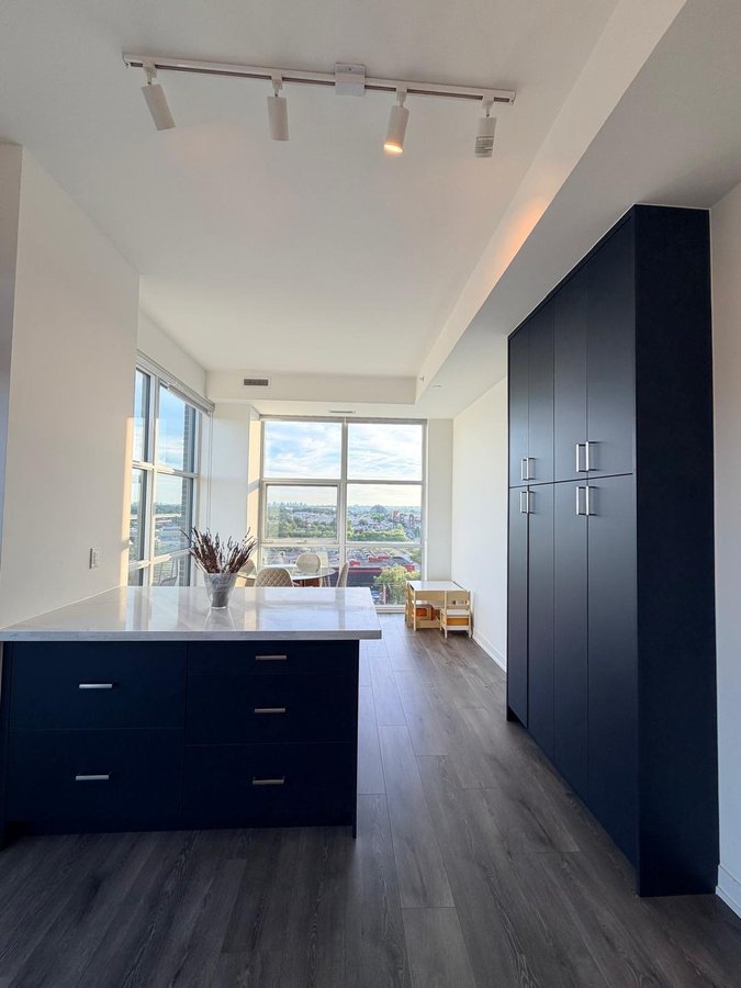 1787 Saint Clair Avenue West - Photo 4