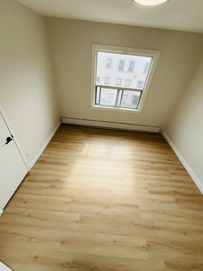 966 Saint Clair Avenue West - Photo 8