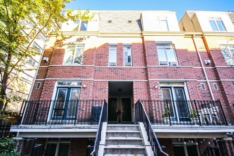 415 Jarvis Street - Photo 1