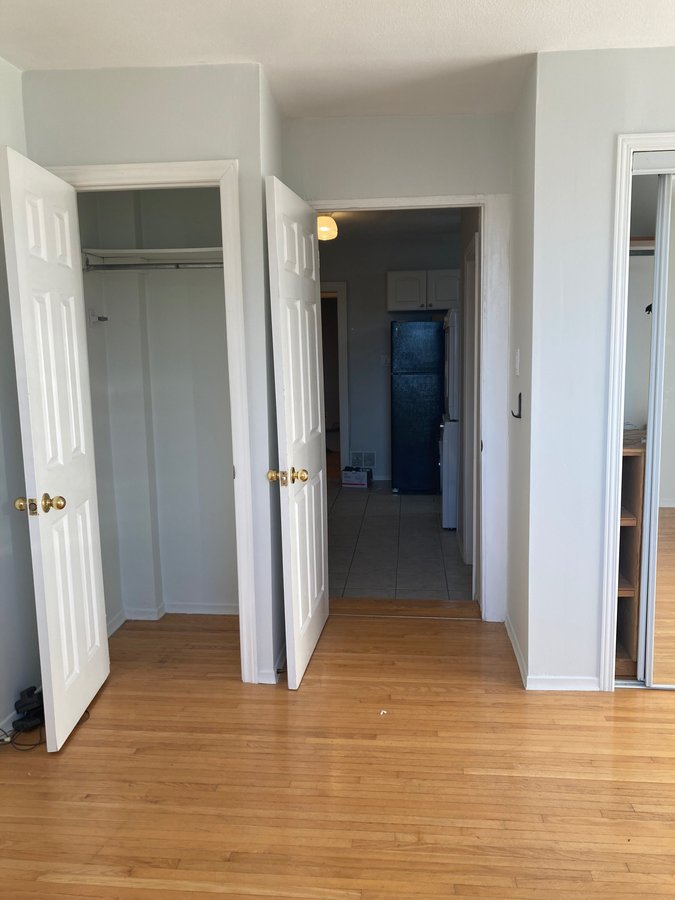 558 Perth Avenue - Photo 9