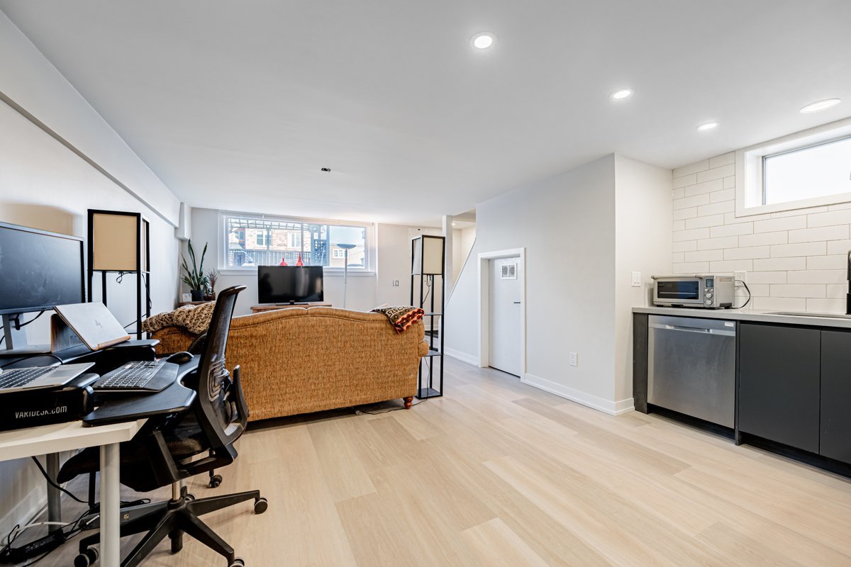 470 Rhodes Avenue - Photo 6