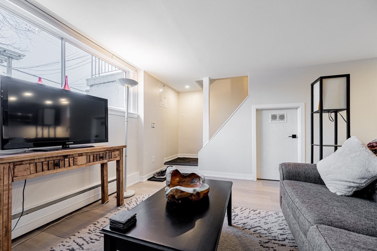 470 Rhodes Avenue - Photo 5