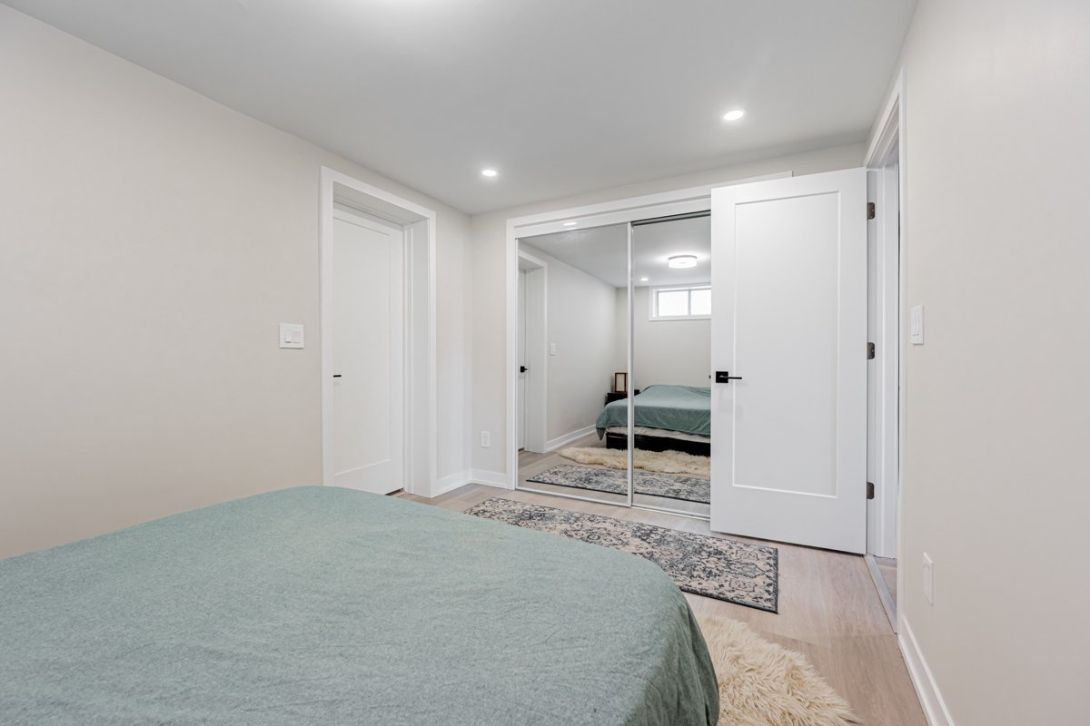 470 Rhodes Avenue - Photo 8