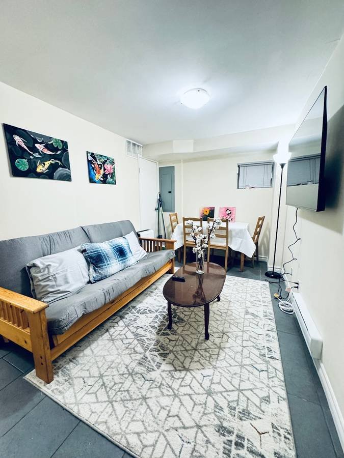 629 Bathurst Street - Photo 1