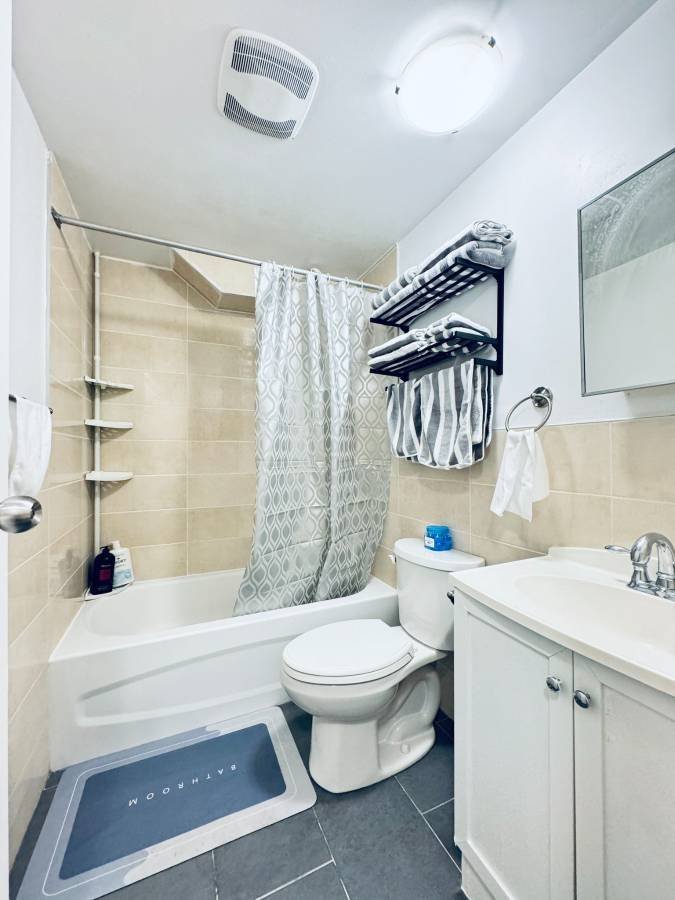 629 Bathurst Street - Photo 3