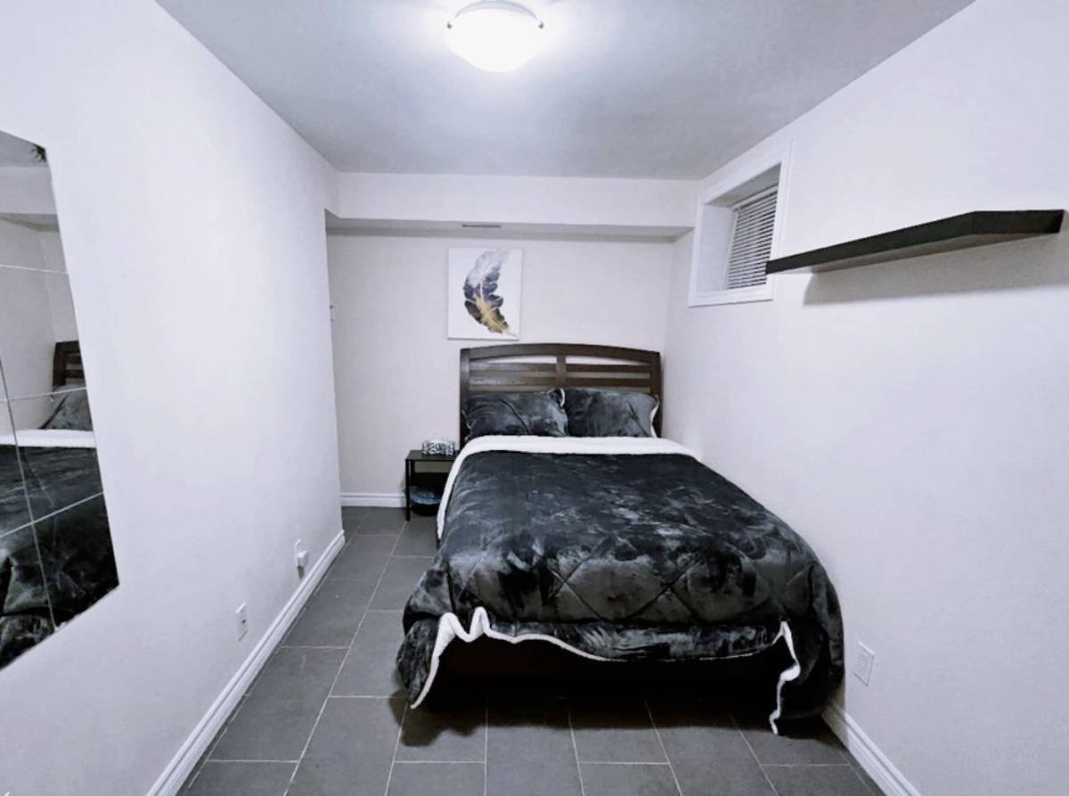 629 Bathurst Street - Photo 4
