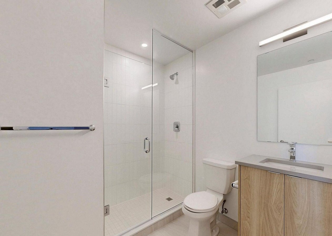 1660 Bloor Street West - Photo 11