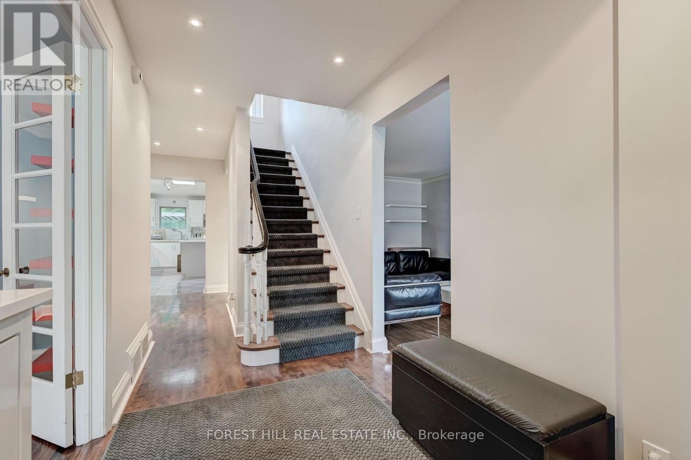 112 DEWBOURNE AVENUE - Photo 4