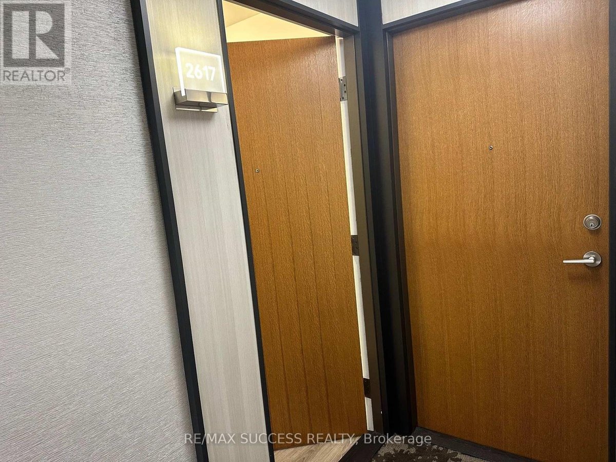 2617 - 30 SHORE BREEZE DRIVE - Photo 4