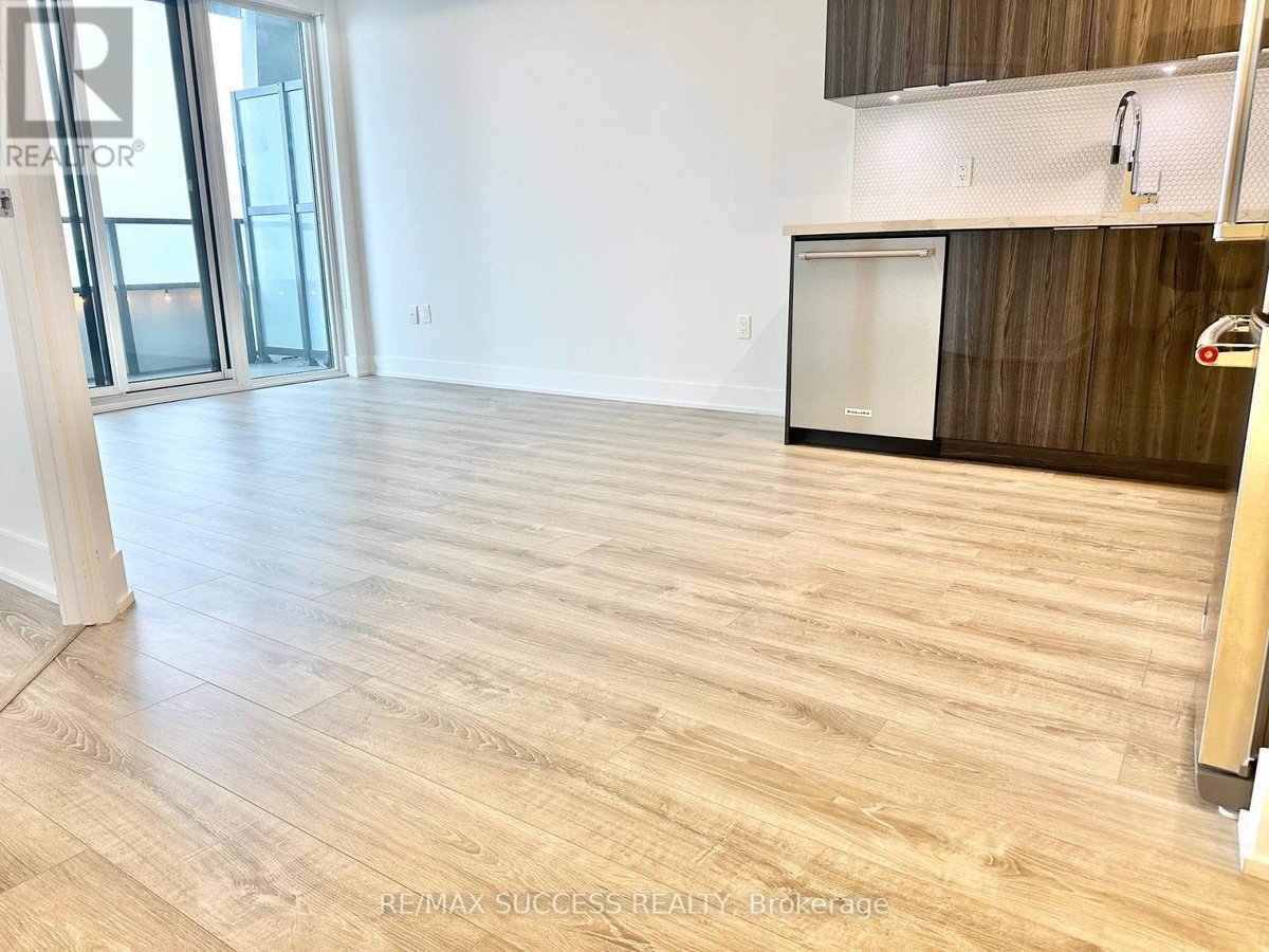 2617 - 30 SHORE BREEZE DRIVE - Photo 8
