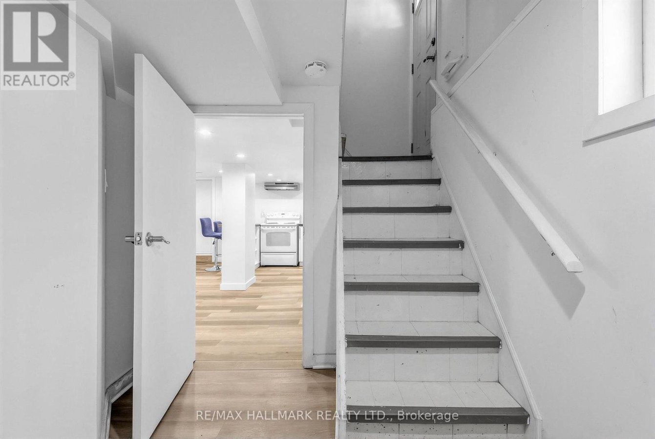 BASEMENT - 10 HARTLEY AVENUE - Photo 3